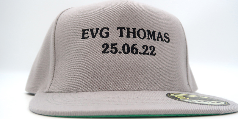 broderie casquette couverture